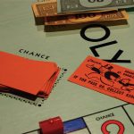 Un plateau de jeu Monopoly